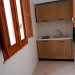 Apartament Sikania *